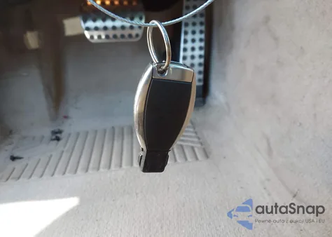 2013 Mercedes-Benz C 300 Sport 4Matic z USA, uszkodzony, nr VIN WDDGF8AB0DA811508